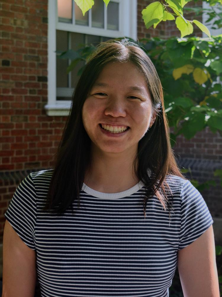 Sherrie Feng Headshot